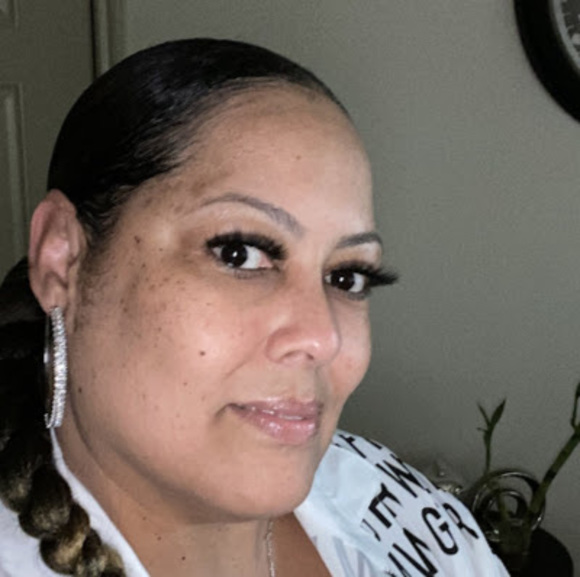 Meet your Posher, Cynthia - Picture 1 of 1